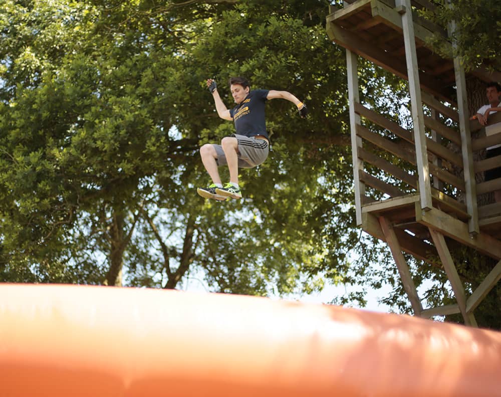Saut dans le vide