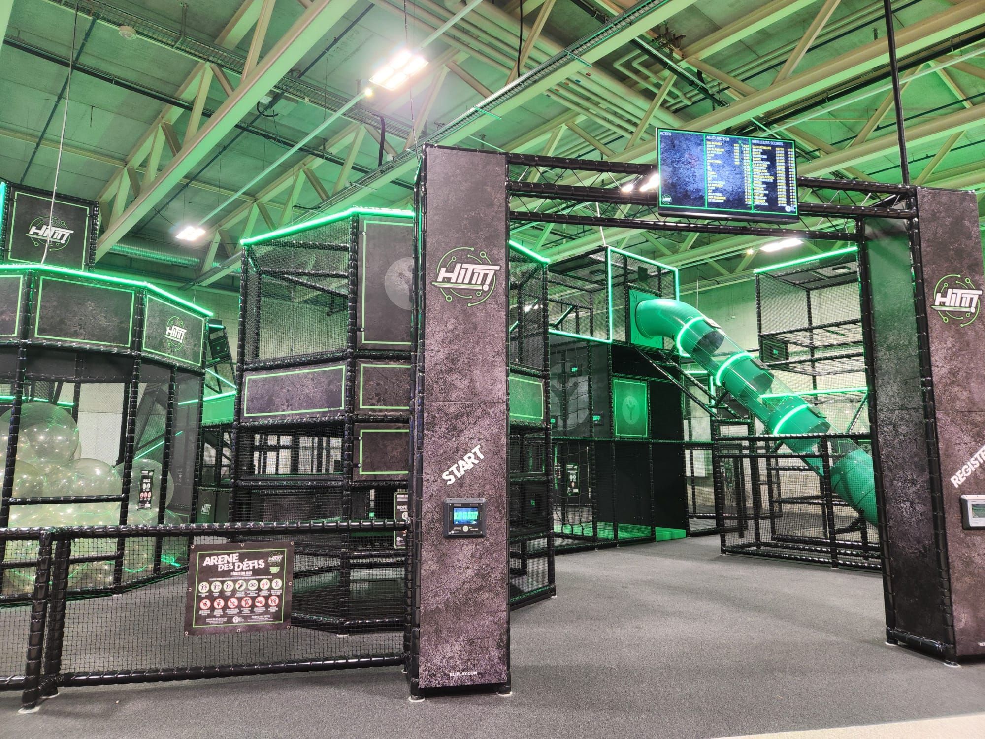 Parcours d'obstacles lumineux du parc indoor